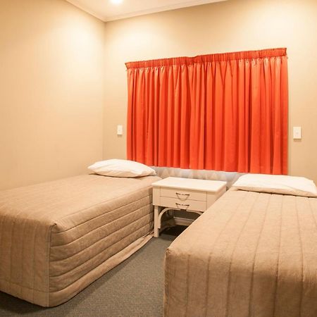 Cornwall Motor Lodge Palmerston North Exteriör bild
